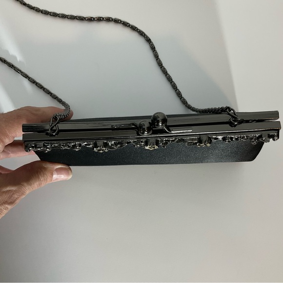 Jessica McClintock 90’s Vintage Black Satin Chain Clutch Chain Bag w/Ornate Gems - Picture 13 of 16